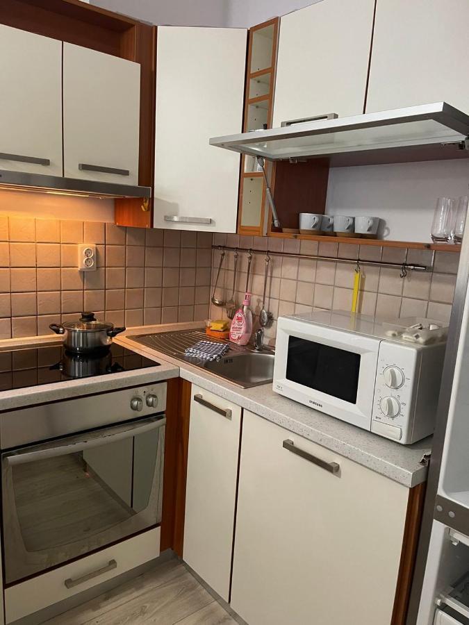 Apartments Lovro Ловран Экстерьер фото
